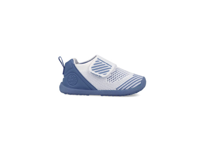 deportivas blancas y azul biomecanics